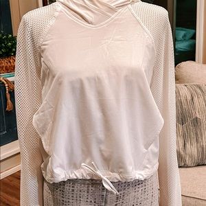 Lululemon cropped pullover with hood